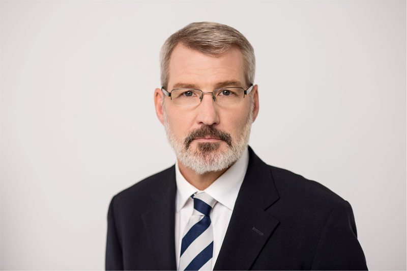 Videos and interviews by Dr.Jones – featuring Case studies, Procedures, hair transplant tips and information