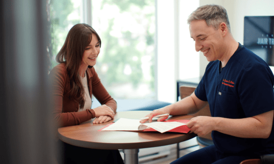 Toronto Hair Transplant Surgeons - in Consultation